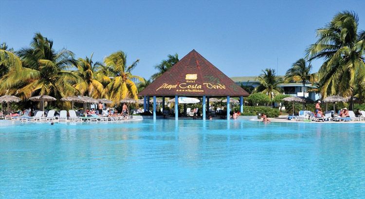 Hotel Aston Costa Verde Beach Resort